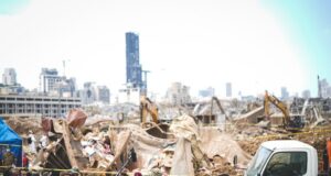 Post-blasts, Angry Lebanese Disown Local Politicians, Look To Macron For Relief