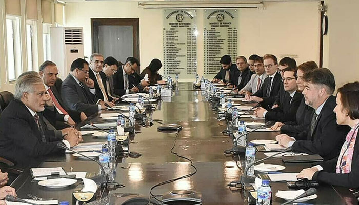 Financial bailout talks between the Pakistani government and an IMF team that visited Islamabad recently remained inconclusive. (Photo: Daily Jang)