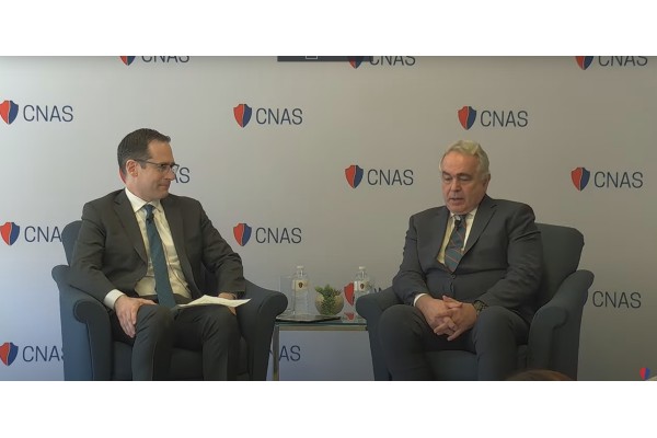 Kurt Campbell (right), Deputy Assistant to U.S. President and Coordinator for Indo-Pacific Affairs, in conversation with Richard Fontaine, Chief Executive Officer of CNAS. (Photo: CNAS)