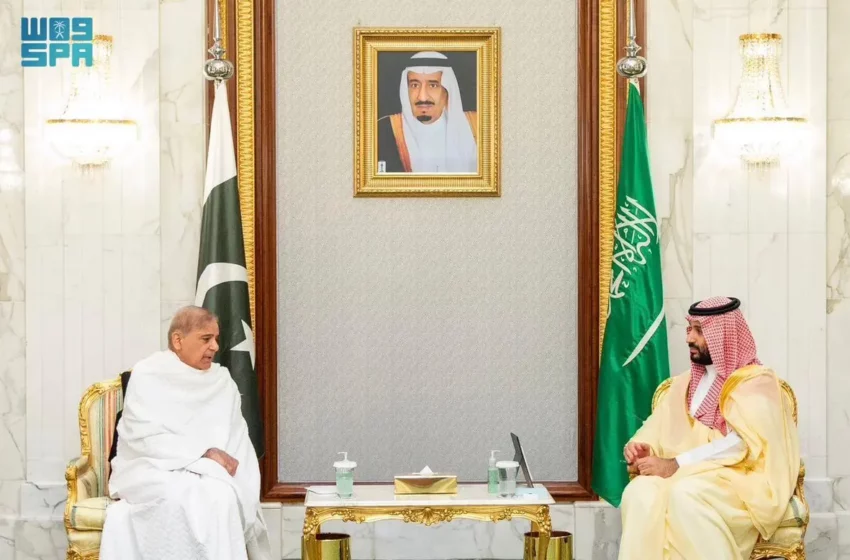 Saudi Crown Prince and Prime Minister Mohammed bin Salman with Pak PM Shehzad Sharif