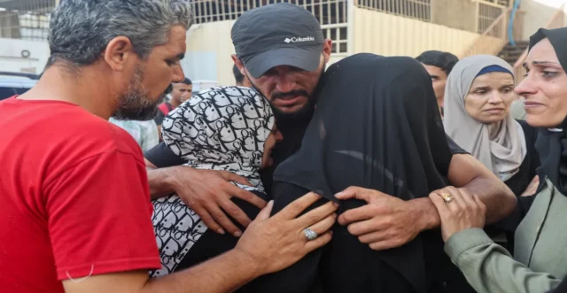 Palestinians mourning