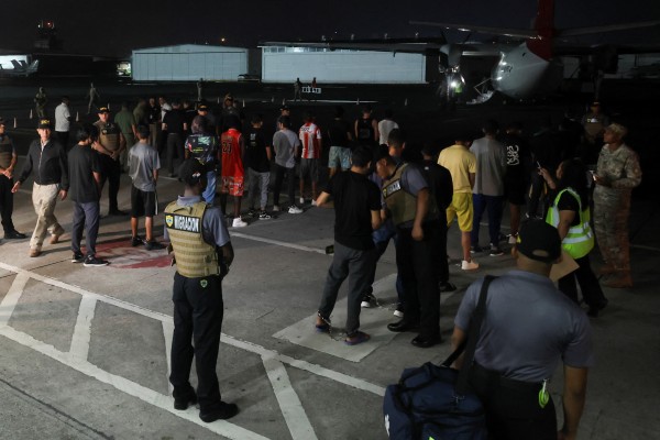 Panama launches US-funded deportation flight for migrants