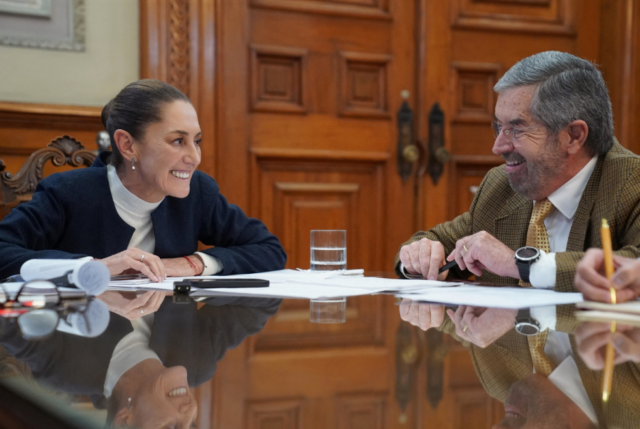Claudia5 Mexico's President Claudia Sheinbaum and Mexican Foreign Minister Juan Ramon de la Fuente react as they hold a call with U.S. President-elect Donald Trump, in Mexico City, Mexico, in this handout picture released on November 27, 2024. Claudia Sheinbaum Pardo