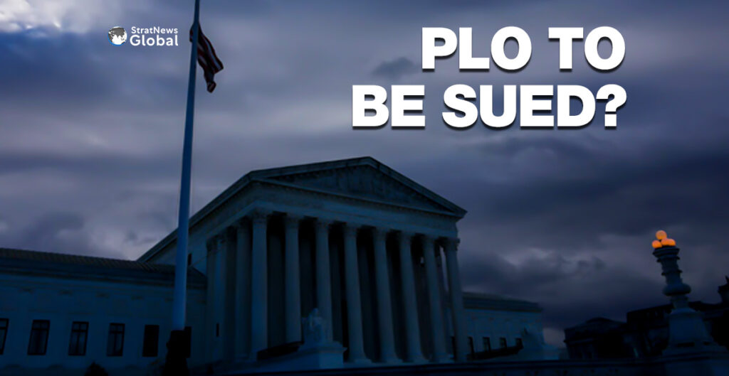 A U.S. flag flutters outside of the United States Supreme Court Building, in Washington, U.S., December 5, 2024. REUTERS/Evelyn Hockstein/File Photo