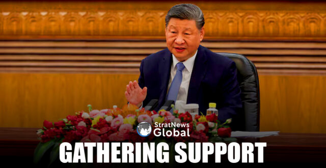 Chinese President Xi Jinping speaks during a meeting with foreign business leaders at the Great Hall of the People in Beijing, China March 28, 2025. REUTERS/Florence Lo/File Photo