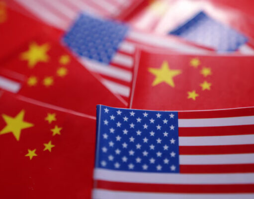 US and China flags