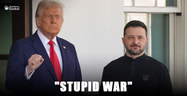 U.S. President Donald Trump gestures as Ukrainian President Volodymyr Zelenskyy looks on at the White House in Washington, D.C., U.S., February 28, 2025. REUTERS/Nathan Howard/File Photo
