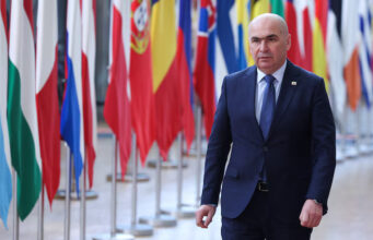 Romania's Ilie Bolojan walks to attend a European Union summit in Brussels, Belgium March 20, 2025. REUTERS/Yves Herman/ File Photo