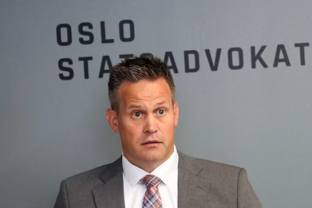 375RCQ35HVICLEJ4OXWL73KQDQ Norwegian State Attorney Sturla Henriksbo reports on the decision on the indictment of Marius Borg Hoiby, son of Norway's Crown Princess Mette-Marit, in Oslo, Norway, August 18, 2025. NTB/Jonas Fæste Laksekjon via REUTERS