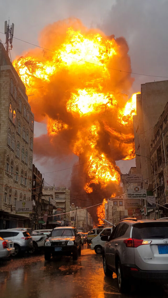 B3HRNVHWH5JQPCYQK3QIK2TM54 A fire ball rises from the site of an Israeli air strike in Sanaa, Yemen