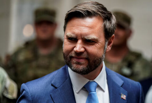 CBLIKKZRWBLKVJIOADVOPQF6O4 U.S. Vice President JD Vance meets members of the National Guard, at Union Station in Washington, D.C., U.S., August 20, 2025. REUTERS/Al Drago/Pool