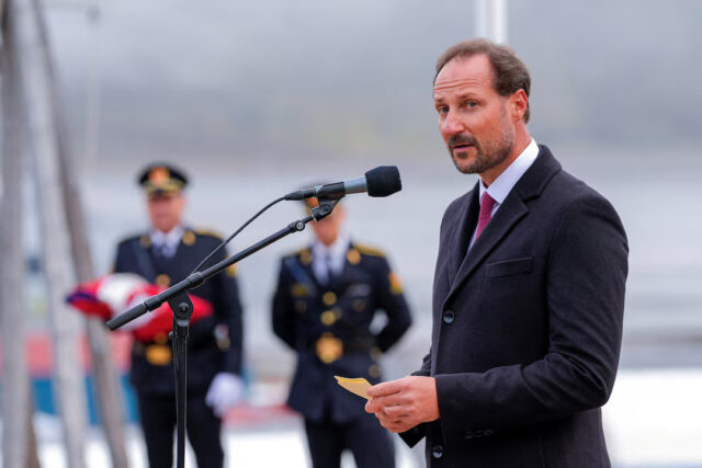 TYOHMZAEDJM2PM37CAIHBBXK5I Norway's Crown Prince Haakon speaks at a monument during a visit marking the 100th anniversary of Svalbard becoming part of the Kingdom of Norway, in Longyearbyen, Svalbard, Norway, August 14, 2025. NTB/Lise Aaserud/via REUTERS/File Photo