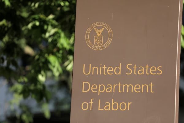 labor Trump dismisses Labor official