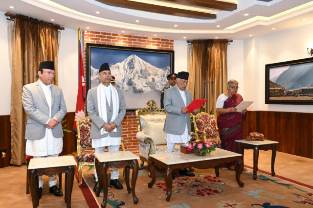 YXKAVCLGMNMZDCKF6IHLKQW3XI Nepal’s President Ramchandra Paudel administers the oath of office to Sushila Karki, a former Chief Justice, as Nepal’s interim prime minister during a swearing-in ceremony, following violent anti-graft protests, at the president's office in Kathmandu, Nepal, September 12, 2025. Nepal's President Office/Handout via REUTERS