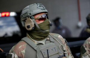 Court Orders Immigration Officers In Chicago To Wear Body Cameras Chicago