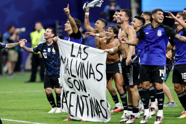 Argentina FIFA World Cup Falklands banner Argentina FIFA World Cup Falklands banner