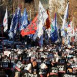 Anti-Yoon protesters march towards impeached South Korean President Yoon Suk Yeol's official residence, after investigators were unable to execute an arrest warrant on Friday for Yoon according to the Corruption Investigation Office for High-ranking Officials, in Seoul, South Korea, January 3, 2025. REUTERS/Kim Hong-Ji