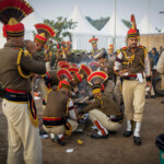 Police personnel prepare toast for the breakfast on a stove during a rehearsal for the upcoming Republic Day parade in New Delhi, India, January 20, 2025. REUTERS/Adnan Abidi