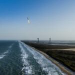 Mechazilla catches the Super Heavy booster (March 7)