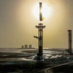 Mechazilla catches the Super Heavy booster (March 7)