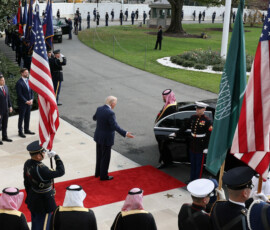 U.S. President Donald Trump welcomes Saudi Crown Prince and Prime Minister Mohammed bin Salman, at White House in Washington, D.C., U.S., November 18, 2025. REUTERS/Jessica Koscielniak