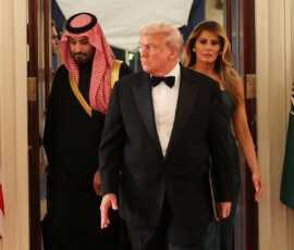 U.S. President Donald Trump, first lady Melania Trump and Saudi Crown Prince and Prime Minister Mohammed bin Salman arrive for a dinner, in Washington, D.C., U.S., November 18, 2025. REUTERS/Tom Brenner