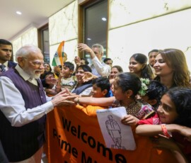 PM Narendra Modi received a warm welcome from the Indian community in Johannesburg