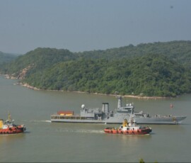 INS Sukanya enters Trincomalee with relief materials