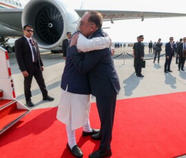 PM Narendra Modi landed in Kuala Lumpur where he was welcomed by the Prime Minister of Malaysia Anwar Ibrahim at the airport