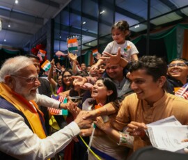 PM narendra Modi received a warm community welcome in Kuala Lumpur