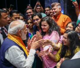 PM narendra Modi received a warm community welcome in Kuala Lumpur