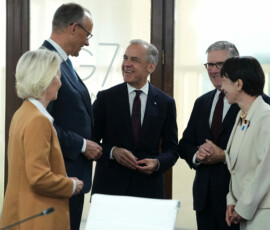 European Commission President Ursula von der Leyen, German Chancellor Friedrich Merz, Canadian Prime Minister Mark Carney, British Prime Minister Keir Starmer and Japan’s Prime Minister Sanae Takaichi during a working session at the G7 summit in Evian-les-Bains, France, June 16, 2026. Thibault Camus/Pool via REUTERS