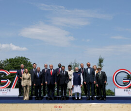 U.S. President Donald Trump, French President Emmanuel Macron, Canadian Prime Minister Mark Carney, Italian Prime Minister Giorgia Meloni, Japanese Prime Minister Sanae Takaichi, European Commission President Ursula von der Leyen, European Council President Antonio Costa, German Chancellor Friedrich Merz, Egyptian President Abdel Fattah al-Sisi, South Korea's President Lee Jae Myung, India's Prime Minister Narendra Modi, Brazilian President Luiz Inacio Lula da Silva, Kenya's President William Ruto and British Prime Minister Keir Starmer pose for a family photo during the G7 summit, in Evian-les-Bains, France, June 16, 2026. REUTERS/Christian Hartmann TPX IMAGES OF THE DAY