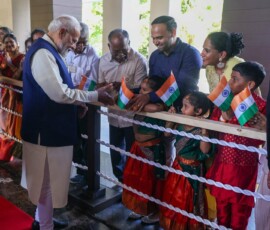 Indian diaspora welcomes PM Modi at the airport in Seychelles