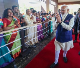 Indian diaspora welcomes PM Modi at the airport in Seychelles
