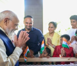 Indian diaspora welcomes PM Modi at the airport in Seychelles