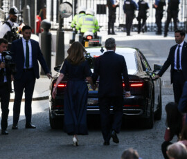 British Prime Minister Keir Starmer and his wife Victoria Starmer walk to their car, after Starmer delivered a statement outside 10 Downing Street, before resigning and transferring power to new Labour Party leader Andy Burnham, in London, Britain, July 20, 2026. REUTERS/Temilade Adelaja